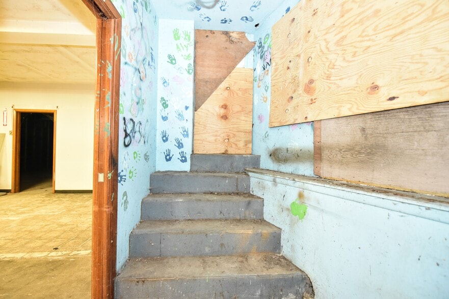 More Photos Of 154 Main St, Butler Storefront Retail Residential For Sale