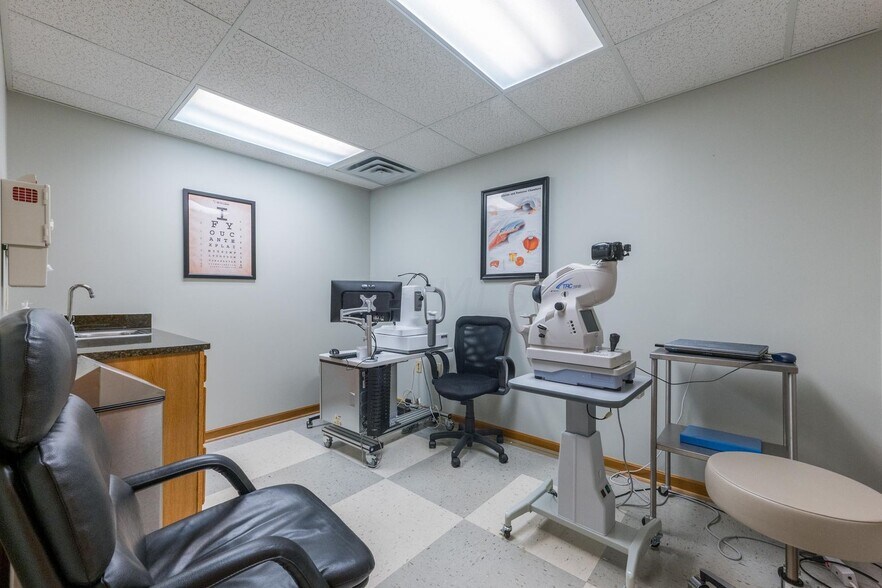 More Photos Of 1151 Bethel Rd, Columbus Medical For Sale