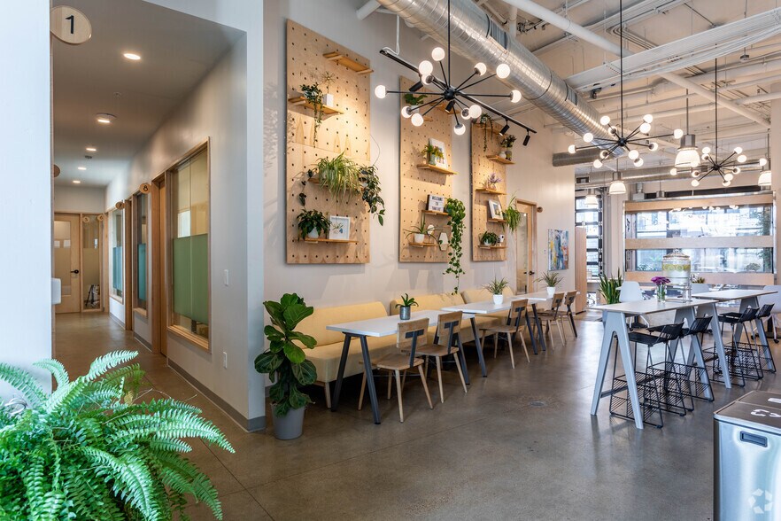More Photos Of 440-500 W Broad St, Columbus Apartments For Lease