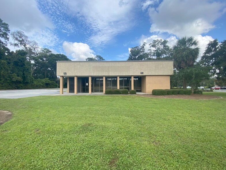 Primary Photo Of 10408 Abercorn St, Savannah Restaurant For Sale