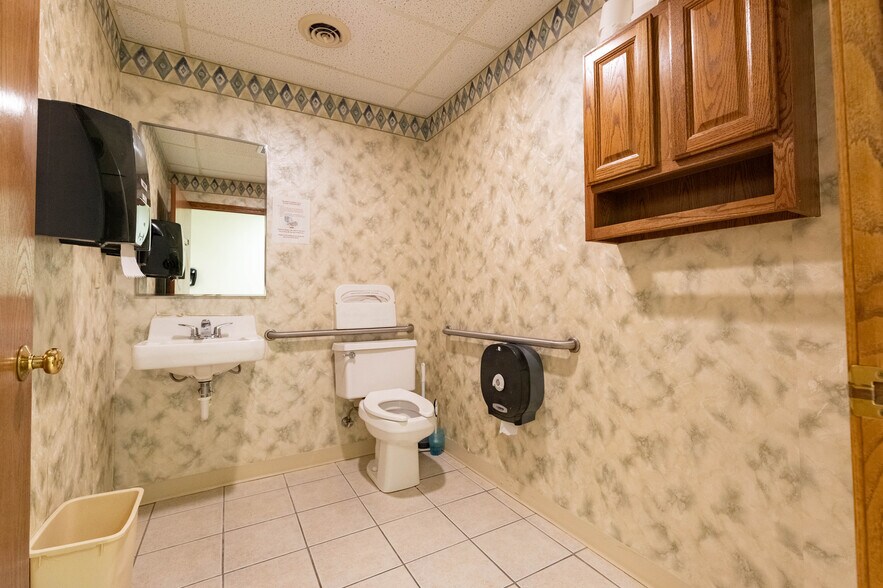 More Photos Of 4132 Elida Rd, Lima Medical For Sale