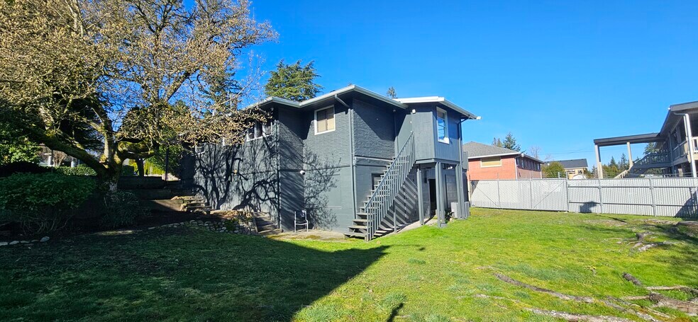 More Photos Of 6409 Fleming St, Everett Office For Lease