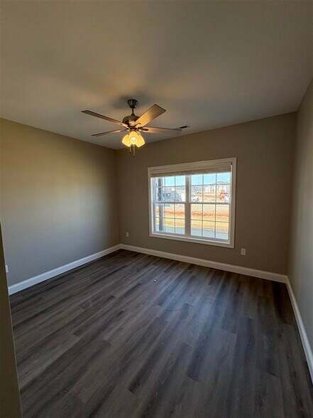 More Photos Of 5150 Bakers Spring St, Bowling Green Apartments For Sale
