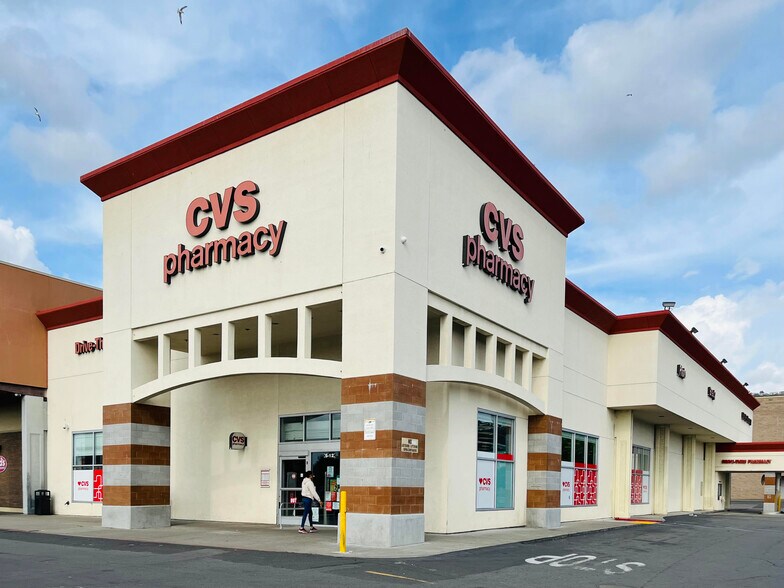 More Photos Of 7000-7200 Bancroft Ave, Oakland Unknown For Lease