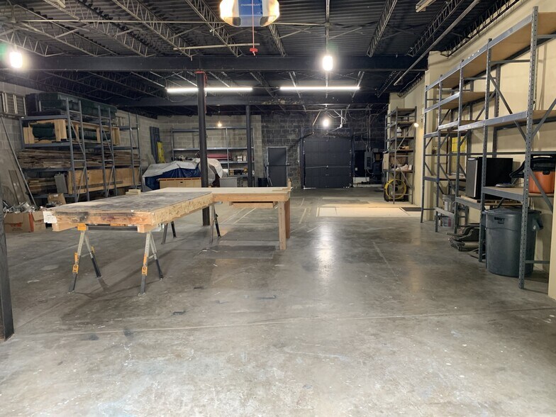 More Photos Of 2284 Quebec Rd, Cincinnati Flex For Lease