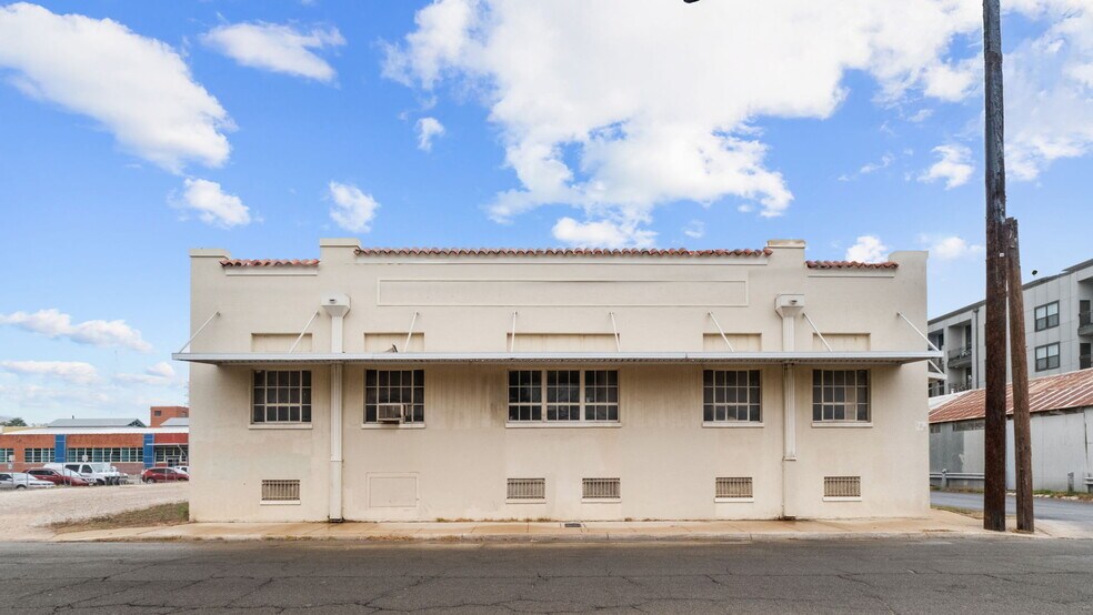 More Photos Of 135 E Cevallos St, San Antonio Manufacturing For Lease