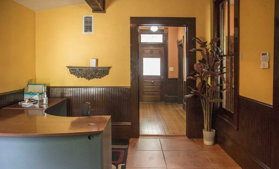 More Photos Of 902 E 7th St, Austin Office For Lease