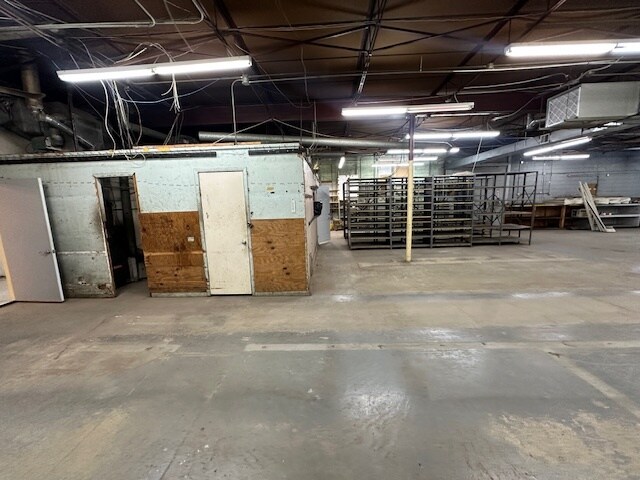 More Photos Of 14333-14347 Fenkell St, Detroit Freestanding For Lease