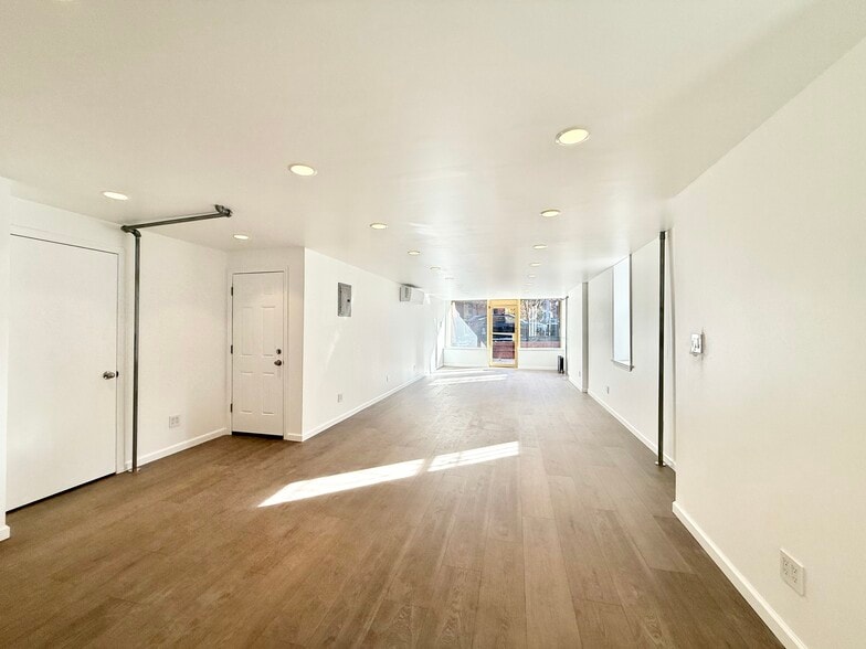 Primary Photo Of 484 Henry St, Brooklyn Apartments For Lease