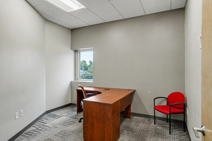 More Photos Of 2729 Pacific Blvd SW, Albany Warehouse For Lease
