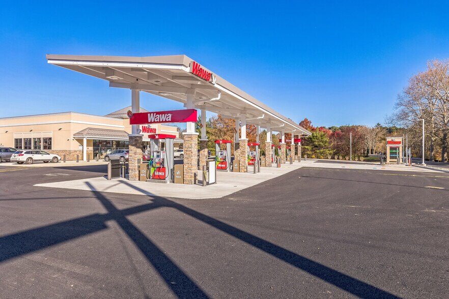 More Photos Of 10 Bernville Rd, Robesonia Convenience Store For Sale
