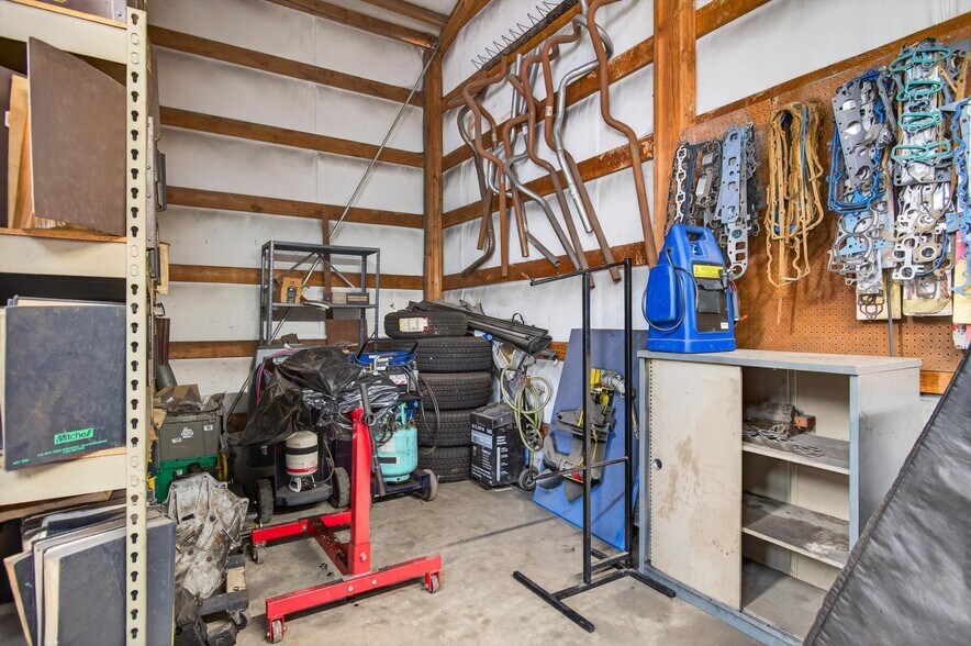 More Photos Of 305 E State Route 4, Cathlamet Auto Repair For Sale