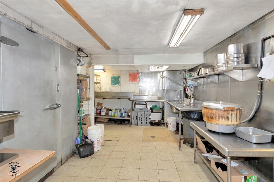 More Photos Of 1044 E 9th St, Lockport Restaurant For Sale