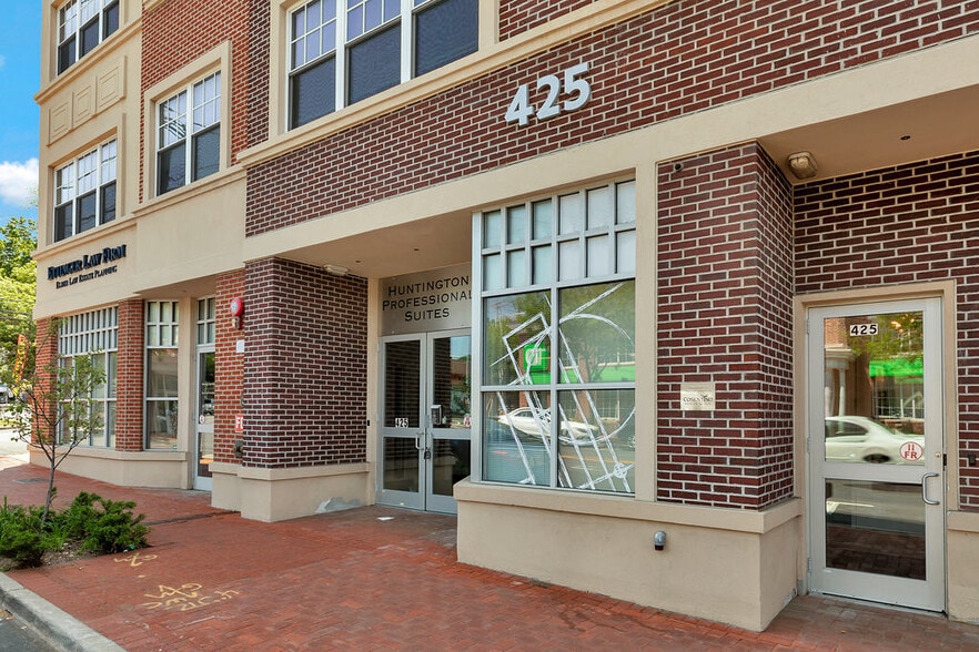 More Photos Of 425 New York, Huntington Apartments For Lease