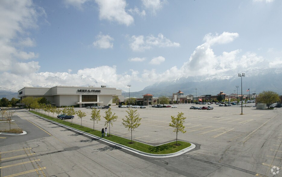 More Photos Of 575 E University Pky, Orem General Retail For Lease