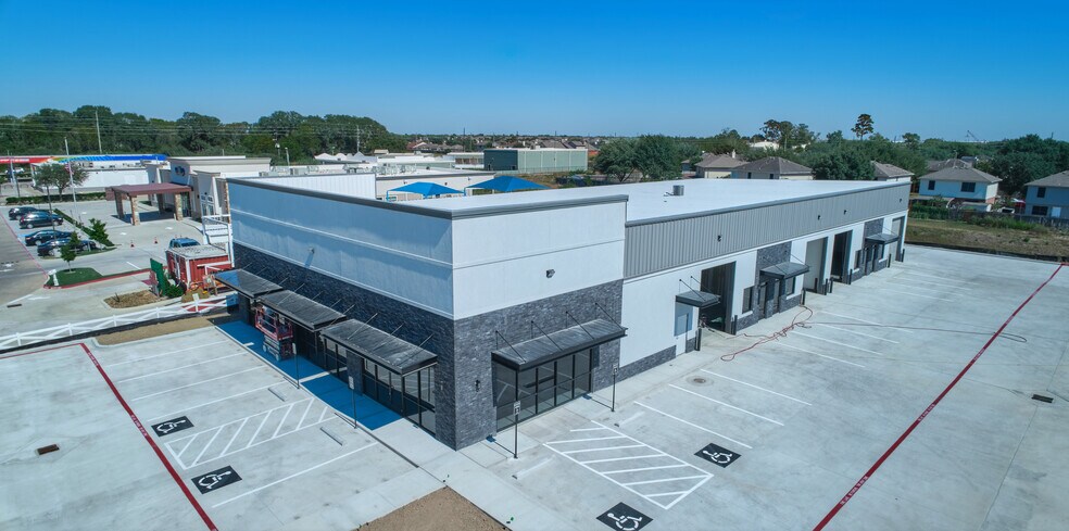 More Photos Of 3820 N Mason Rd, Katy Showroom For Lease