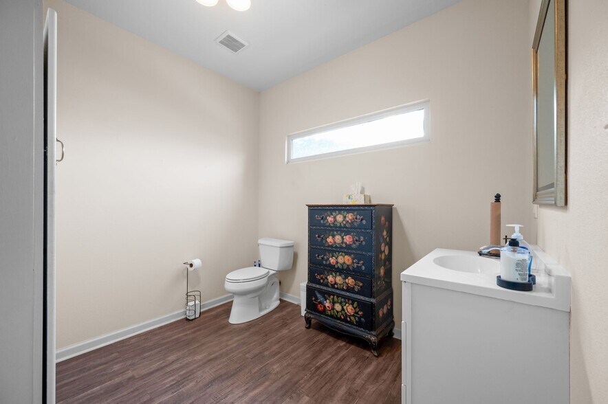 More Photos Of 7555 Half Mile Rd, Irvington Service For Sale