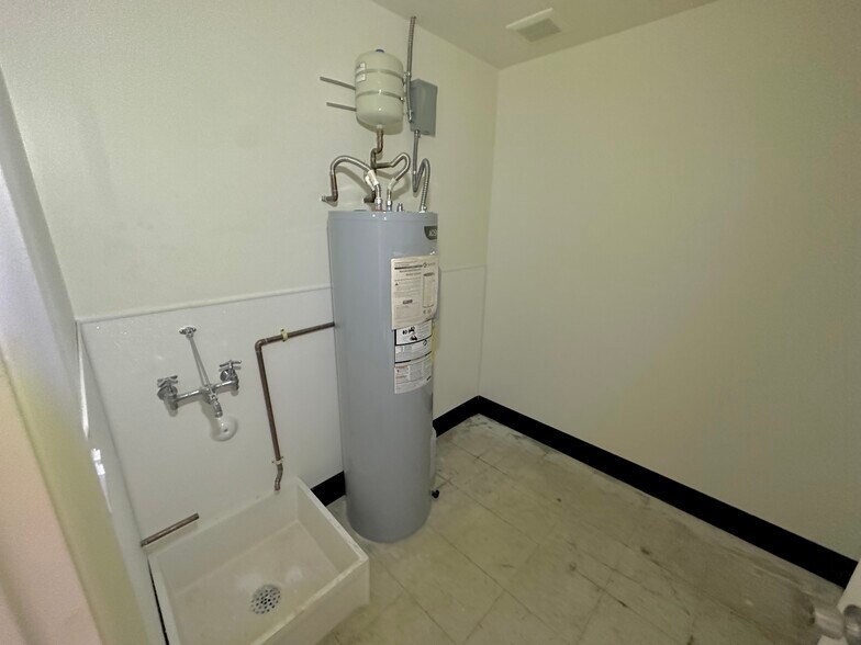 More Photos Of 3324-3348 N Van Buren St, Phoenix Unknown For Lease