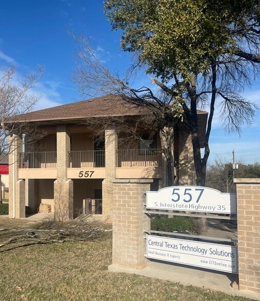 More Photos Of 557 S IH-35, Georgetown Medical For Sale