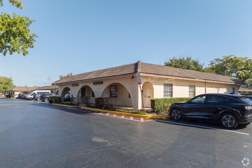 More Photos Of 7390 NW 5th St, Plantation Unknown For Lease