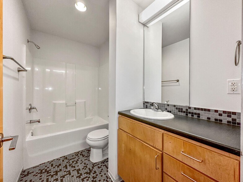 More Photos Of 405 6th Ave, Des Moines Apartments For Lease