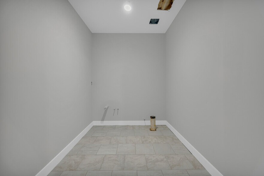 More Photos Of 399 S Elm St, Commerce Storefront For Sale