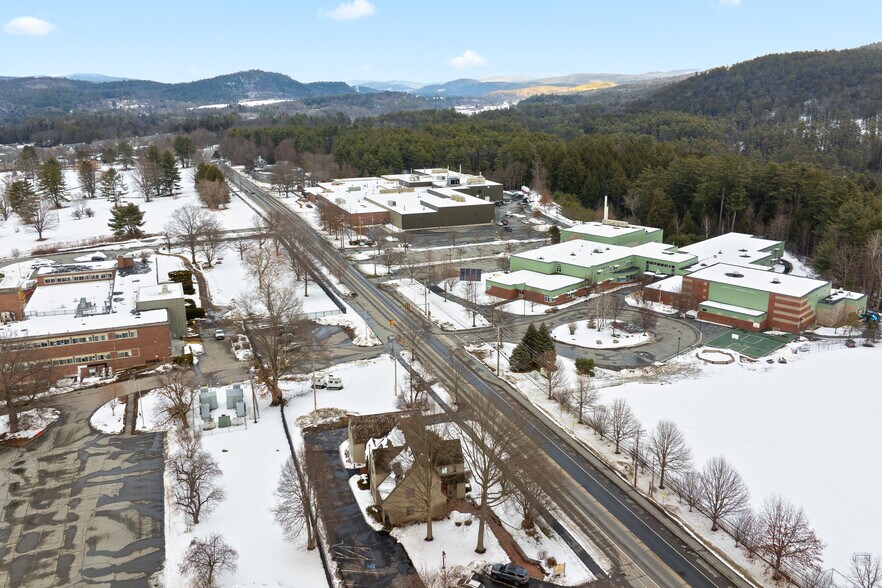 More Photos Of 68 Lyme Rd, Hanover Office Residential For Sale