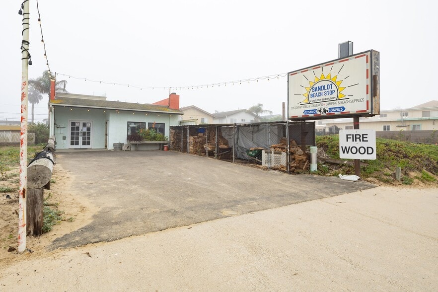 More Photos Of 368 Pier Ave, Oceano Storefront For Sale
