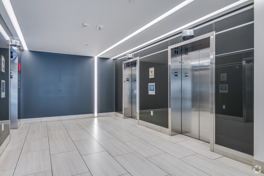 More Photos Of 511 N Broadway, Milwaukee Office For Lease