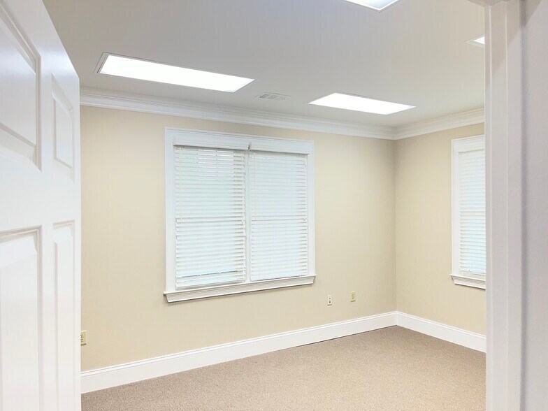 More Photos Of 1621 N Roberts Rd, Kennesaw Office For Lease