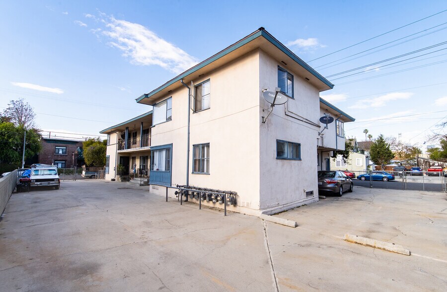 More Photos Of 2100 Bonsallo Ave, Los Angeles Apartments For Sale