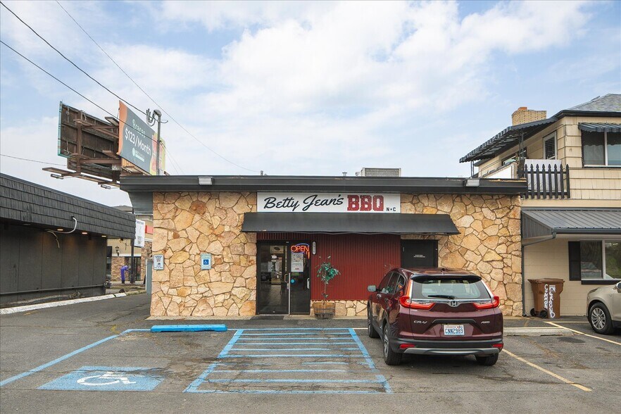 More Photos Of 2926 E 29th Ave, Spokane Restaurant For Sale