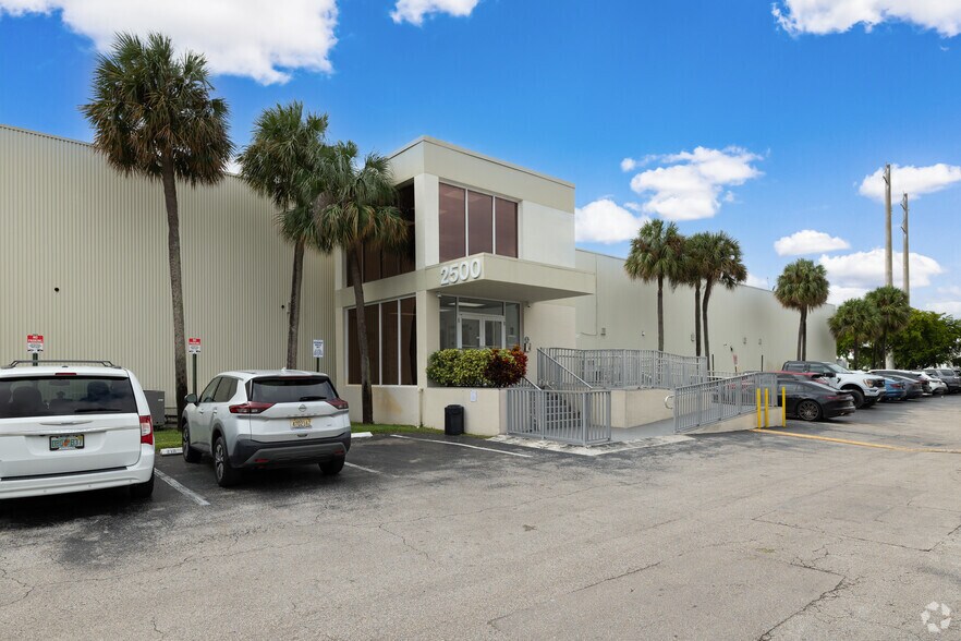 More Photos Of 2500 NW 79th Ave, Doral Office For Lease