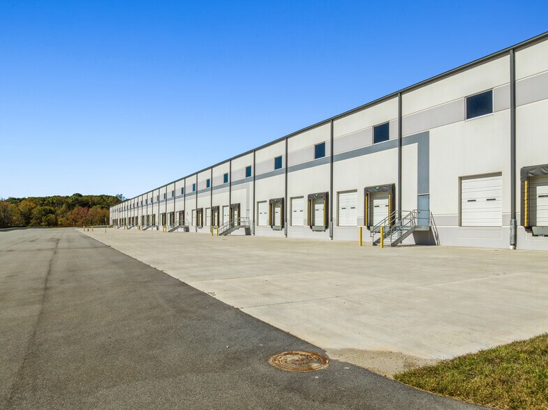 More Photos Of 7901 Indlea Point, Greensboro Manufacturing For Lease