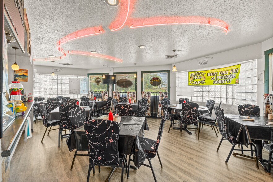 More Photos Of 601 Main St, Junction City Restaurant For Sale