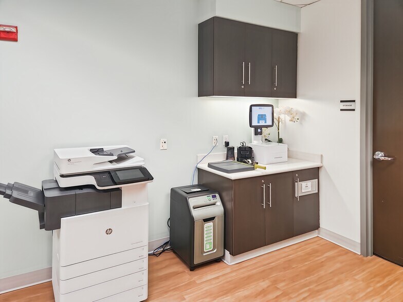 More Photos Of 2 Cityplace Dr, Creve Coeur Coworking Space