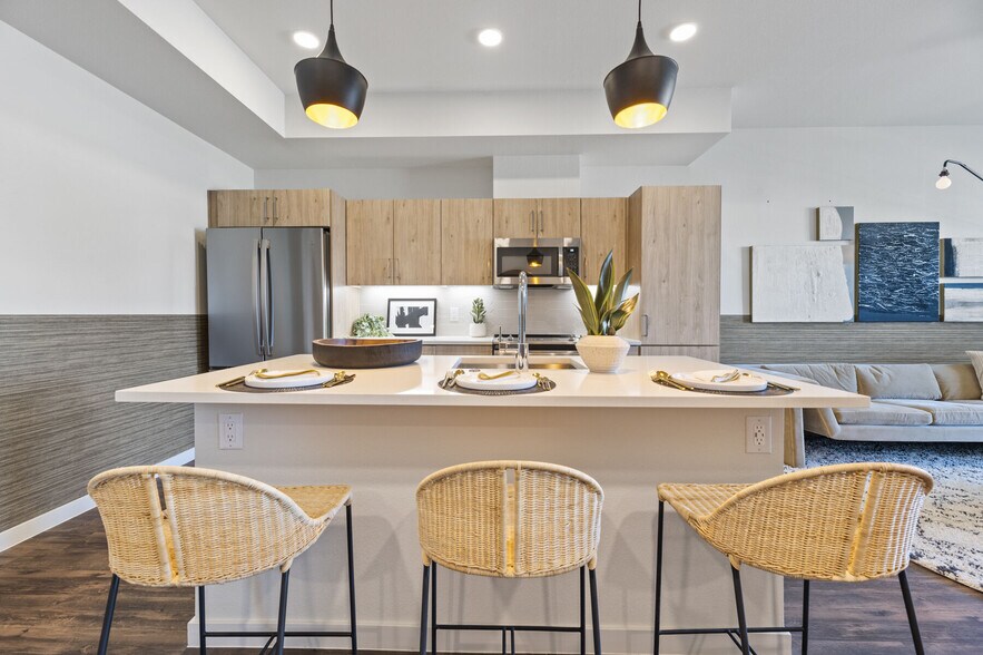 More Photos Of 2040-2060 N Scottsdale Rd, Scottsdale Apartments For Lease