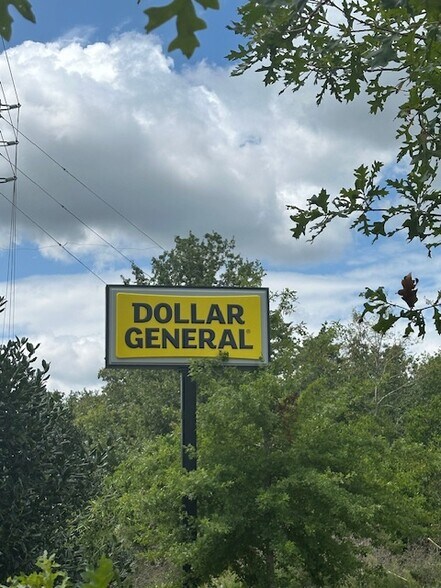 More Photos Of 2822 Edgefield Rd, Trenton Freestanding For Sale