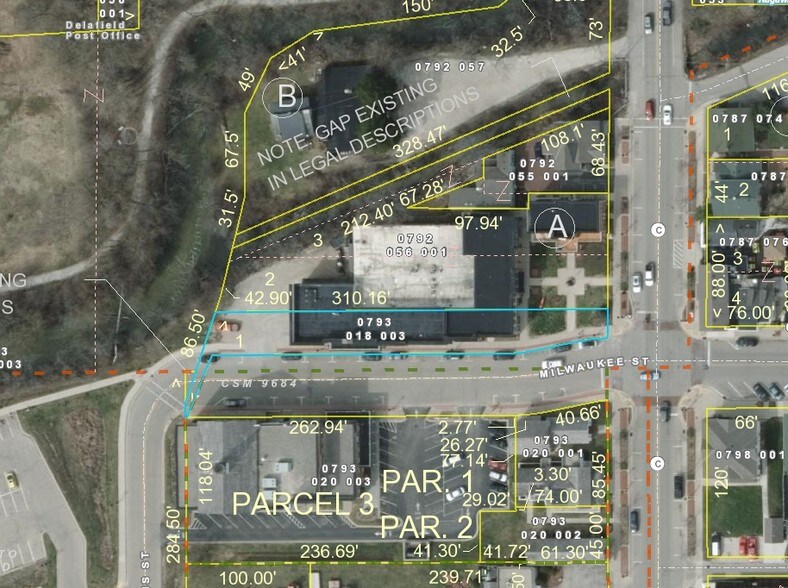 More Photos Of 727 Genesee St, Delafield General Retail For Lease