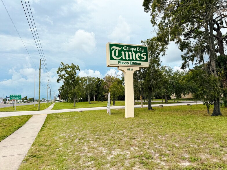 More Photos Of 11321 US Highway 19, Port Richey Flex For Sale