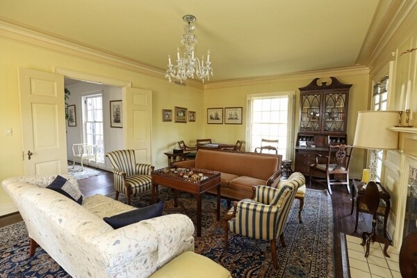 More Photos Of 600 Crockett Cir, Paris Specialty For Sale