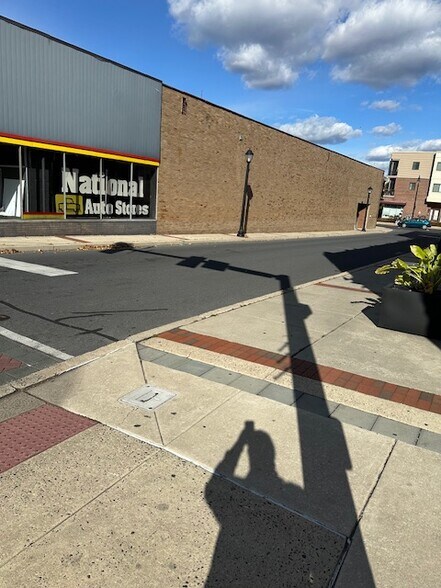 More Photos Of 401 W Main St, Lansdale Storefront For Sale