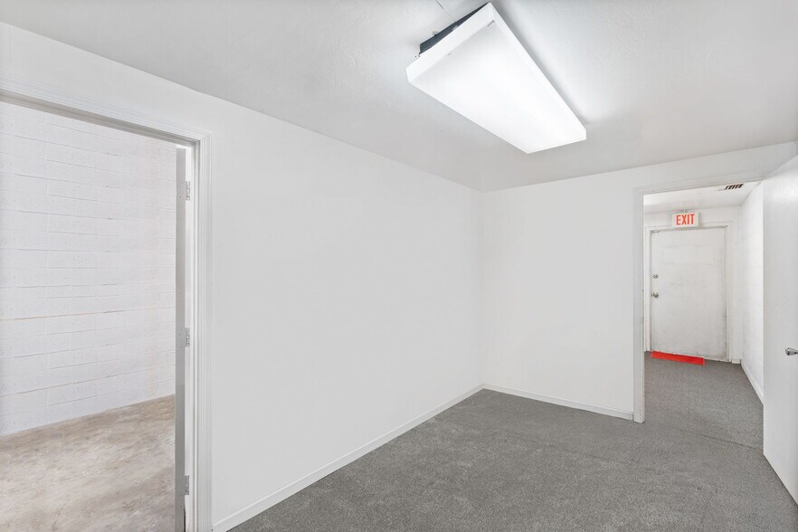 More Photos Of 13826-13838 SW 142nd Ave, Miami Warehouse For Sale