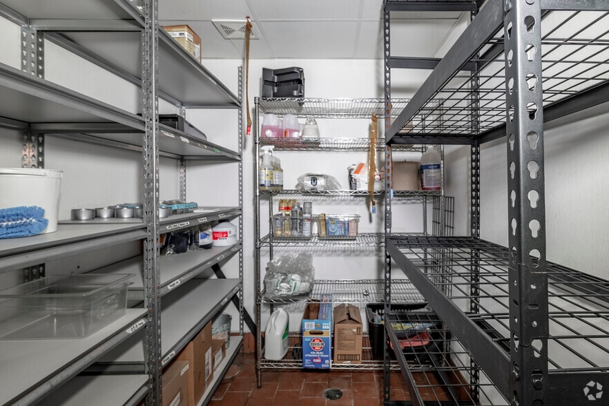 More Photos Of 18745 Redland Rd, San Antonio Restaurant For Sale