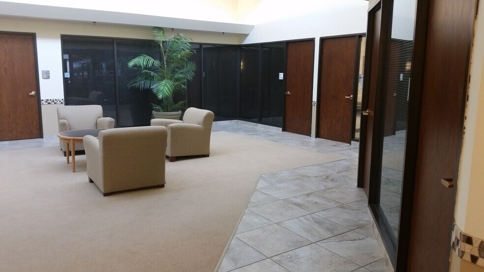 More Photos Of 1999 Wabash Ave, Springfield Office For Sale