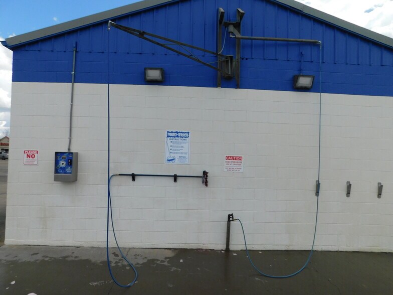 More Photos Of 6 S Main St, Homedale Carwash For Sale