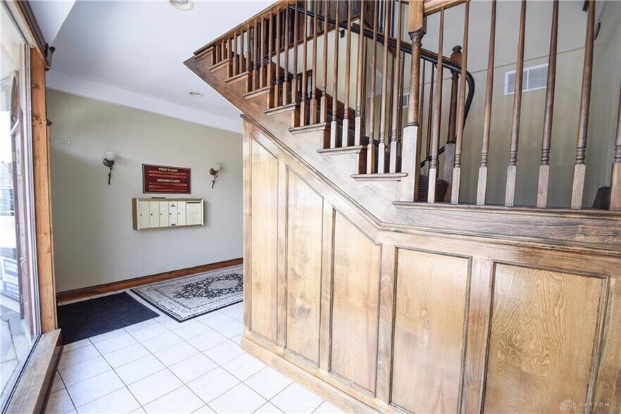 More Photos Of 10 N Market St, Troy Storefront Retail Office For Lease