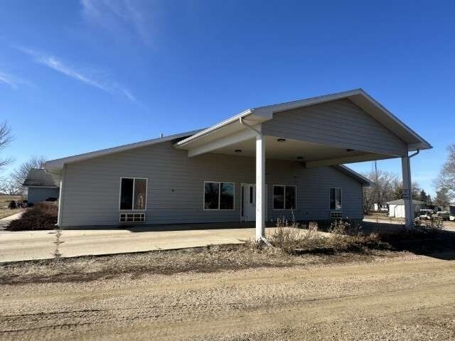 More Photos Of 406 W Vinton St, Spencer Hotel For Sale