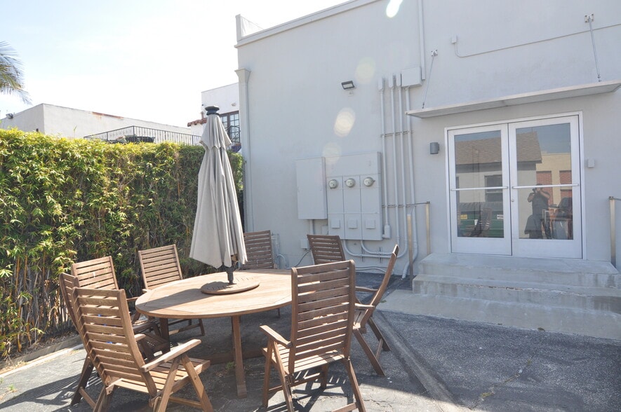 More Photos Of 333 Main St, El Segundo Storefront For Lease