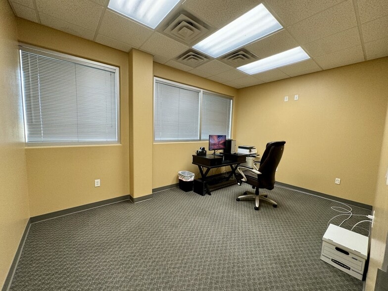 More Photos Of 101 Tiki Dr, Tiki Island Office Residential For Sale